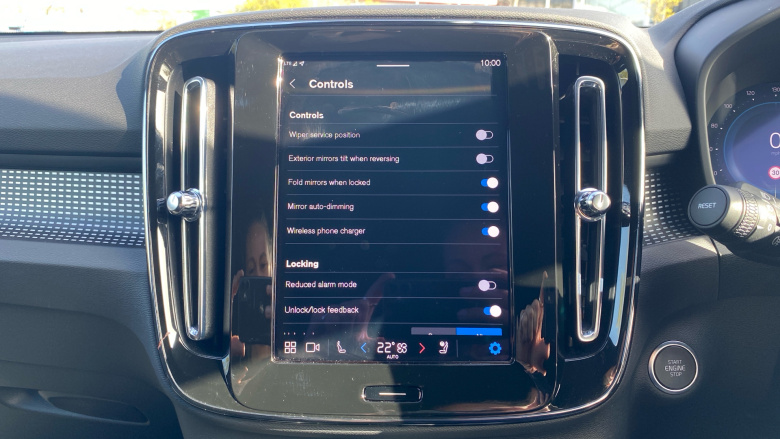 Volvo XC40 2.0 B4P Plus Dark 5dr Auto Petrol Estate